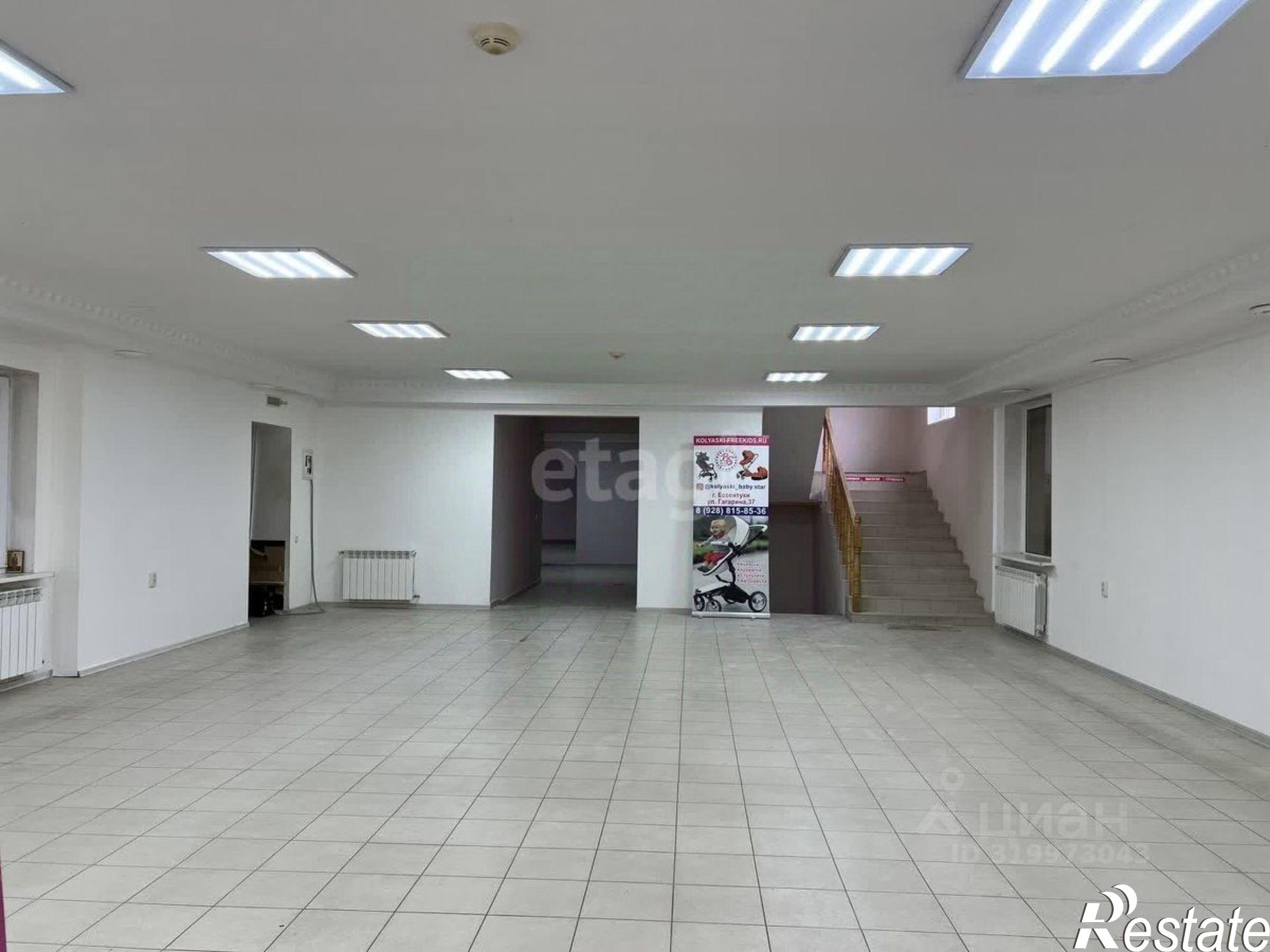 Купить торговое помещение за 35 000 400 рублей на улица Гагарина, 123