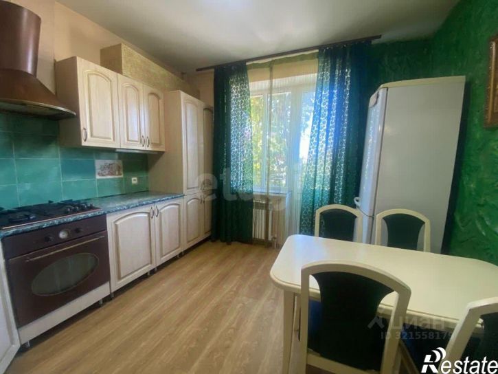 2-комн квартира Средняя улица, 33,  д. 33