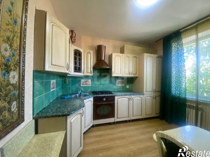 2-комн квартира Средняя улица, 33,  д. 33