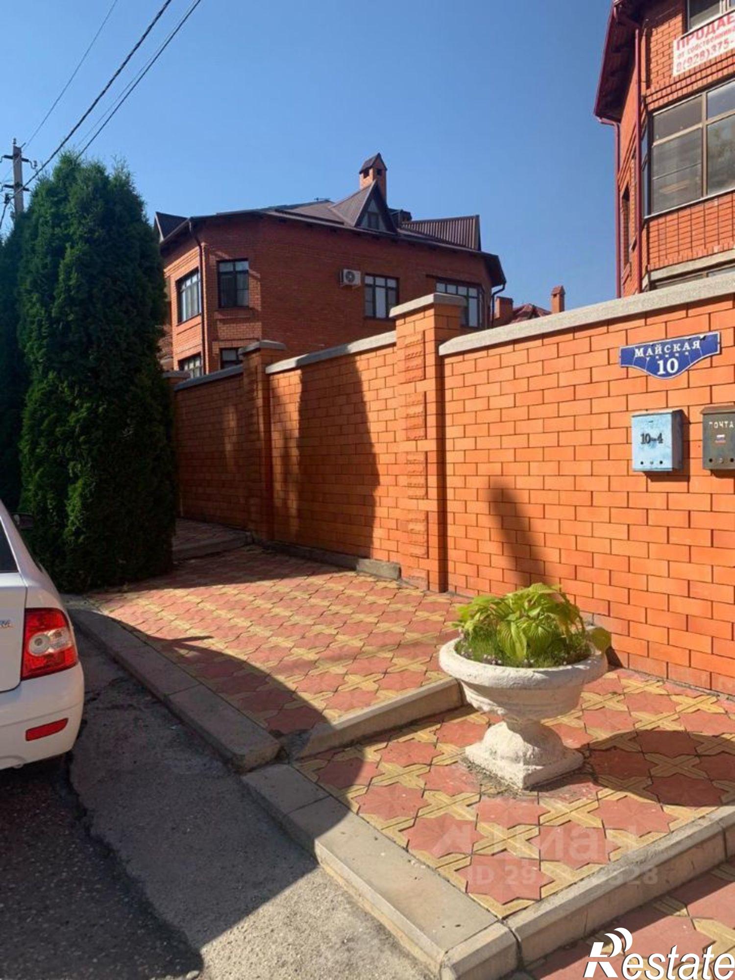 Купить квартиру за 15 000 000 рублей на Майская улица, 10