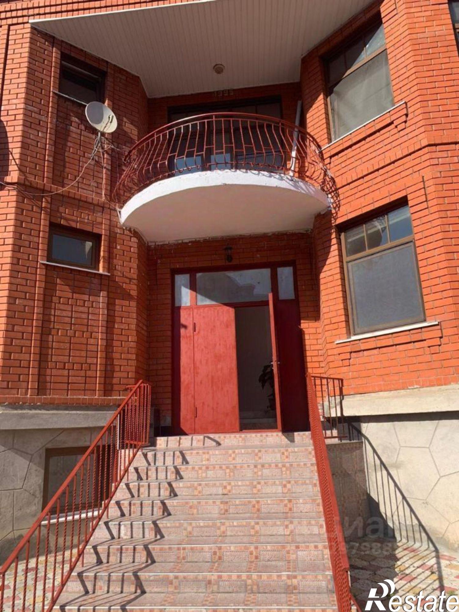 Купить квартиру за 15 000 000 рублей на Майская улица, 10