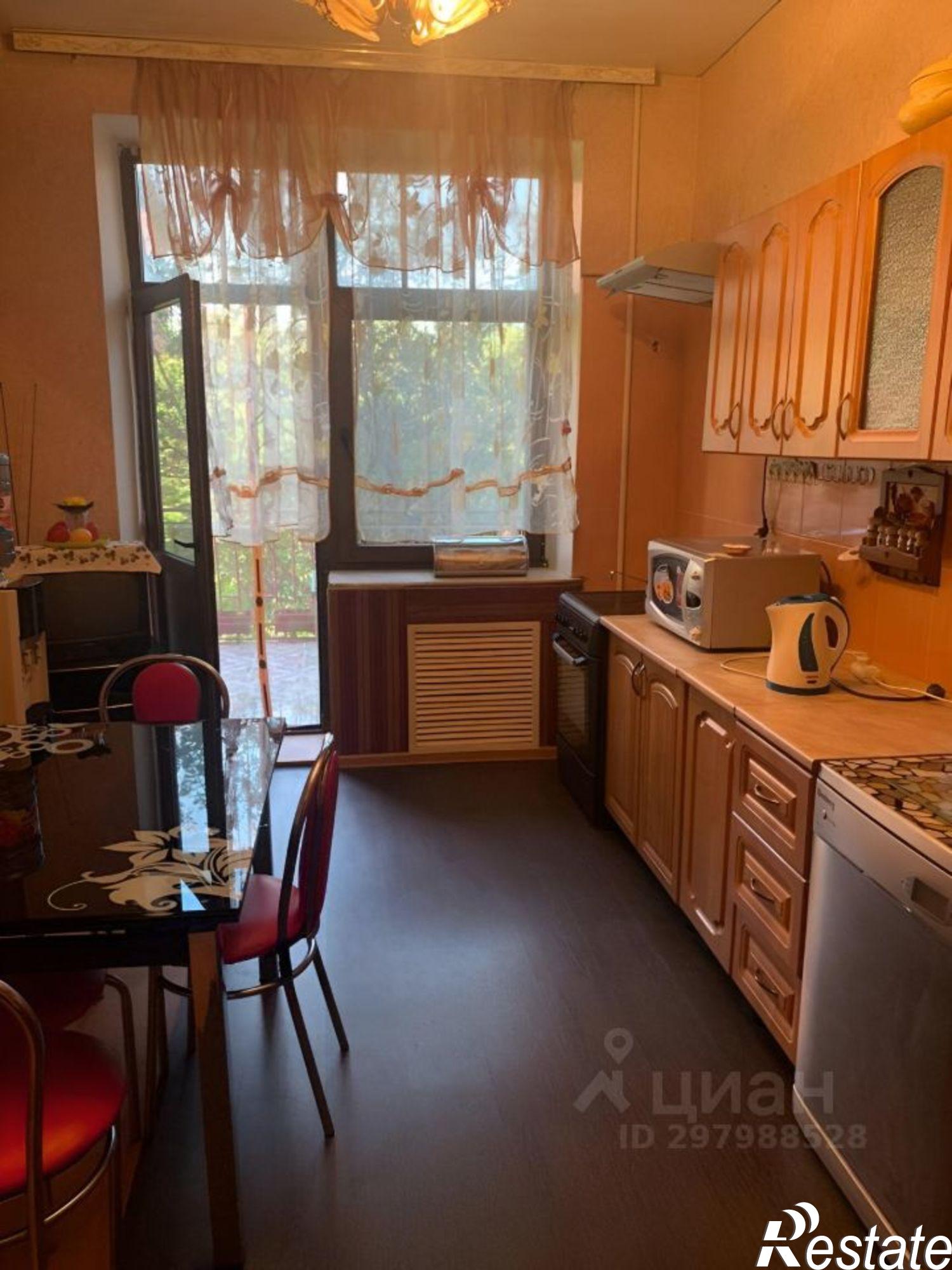 Купить квартиру за 15 000 000 рублей на Майская улица, 10