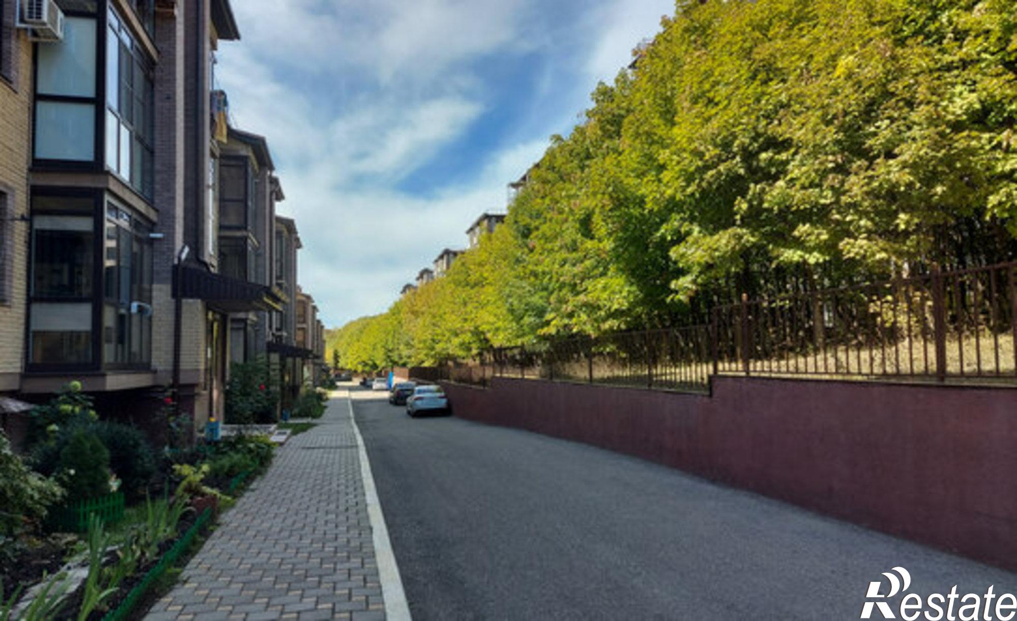 Купить квартиру за 3 874 000 рублей на ул Кленовая роща, 4