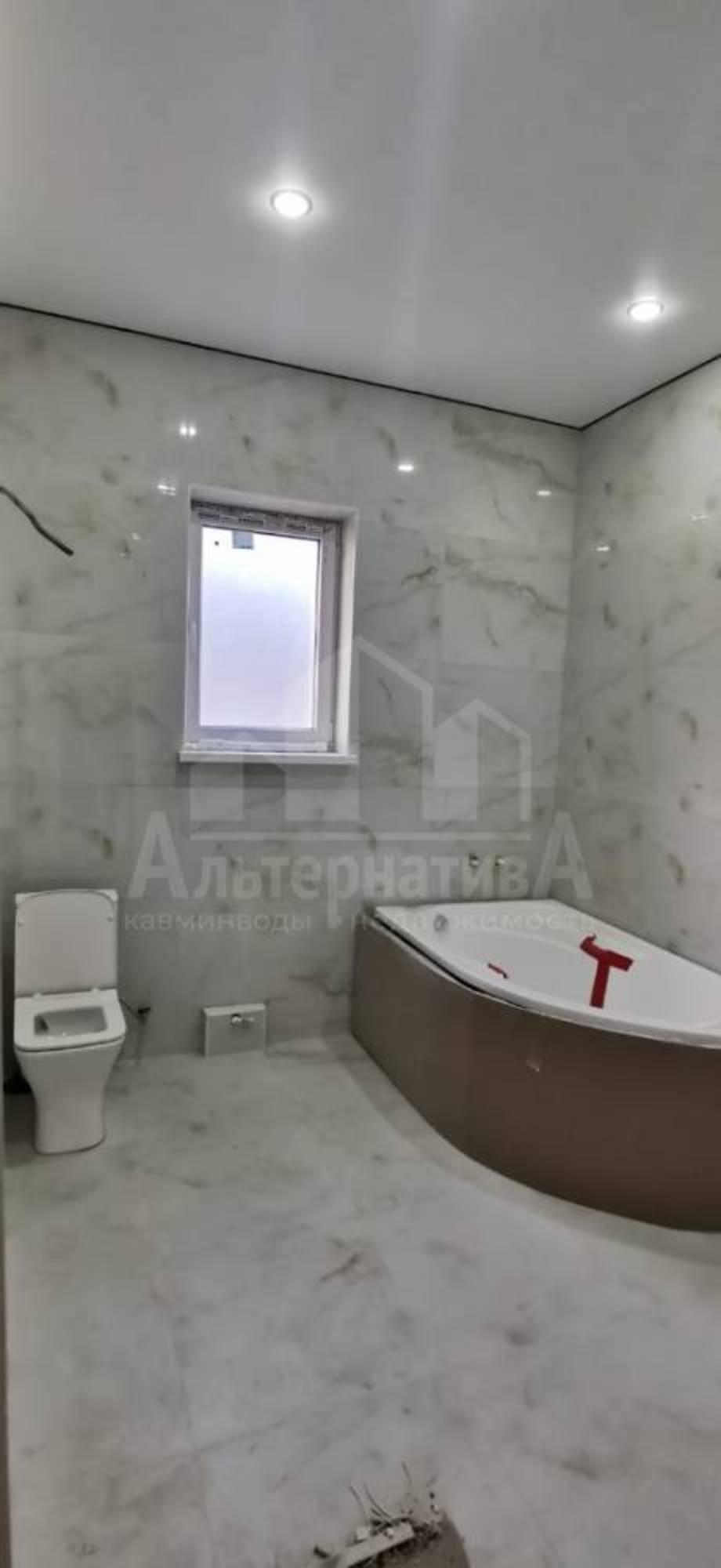 Купить дачу, дом, коттедж за 10 300 000 рублей на Строителей ул.