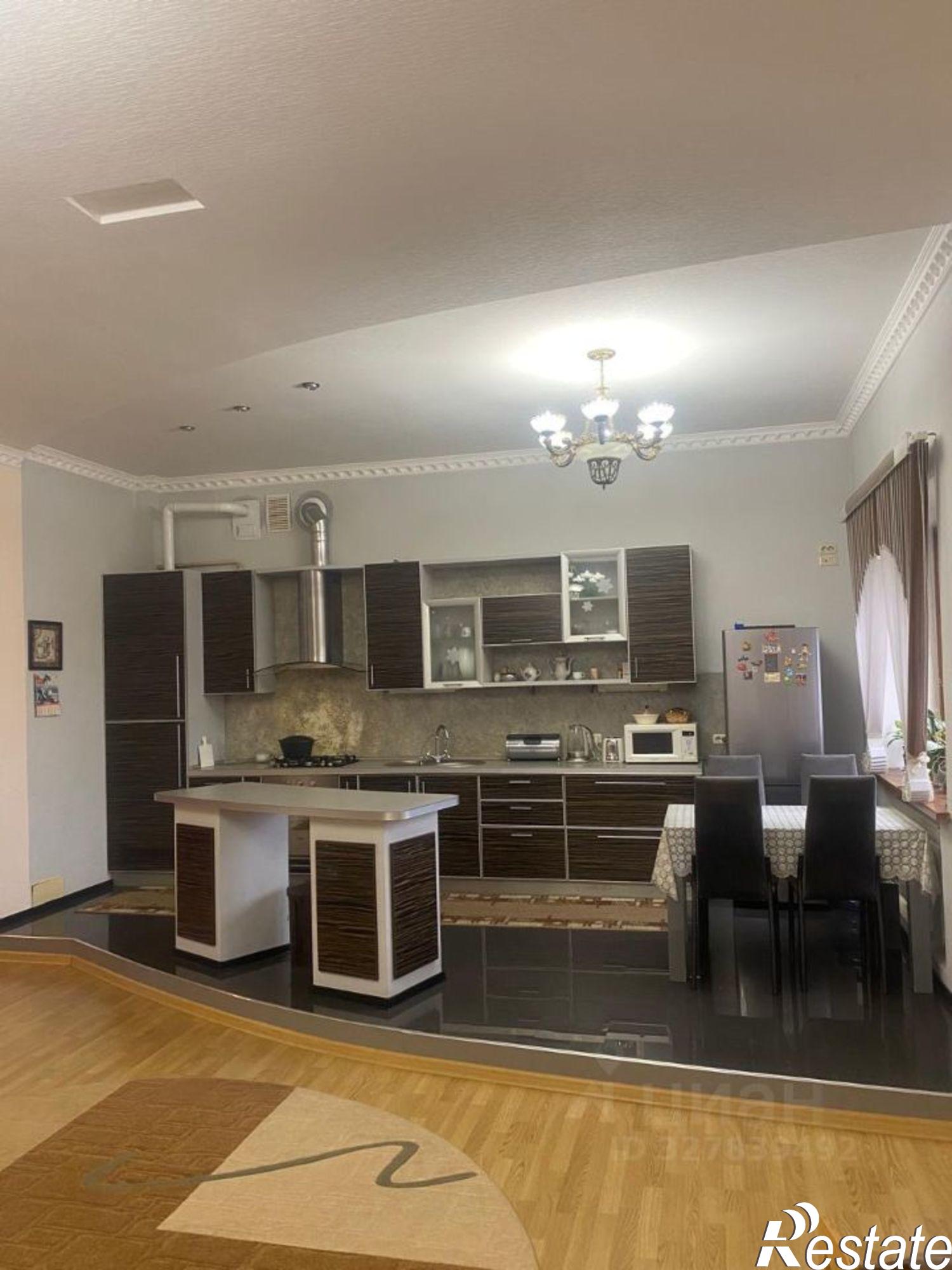 Купить дачу, дом, коттедж за 25 000 000 рублей на ул Теплая, 8