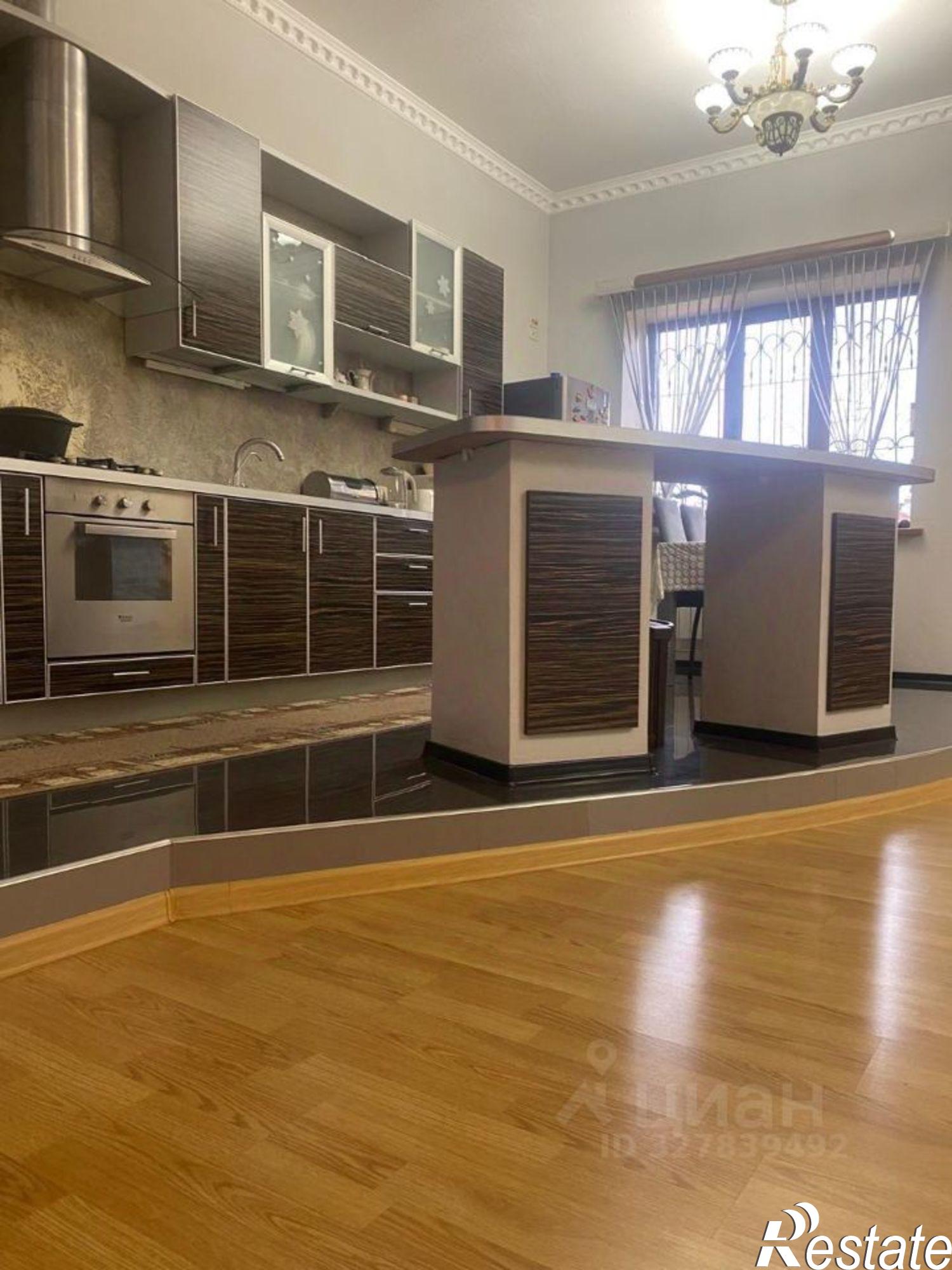 Купить дачу, дом, коттедж за 25 000 000 рублей на ул Теплая, 8