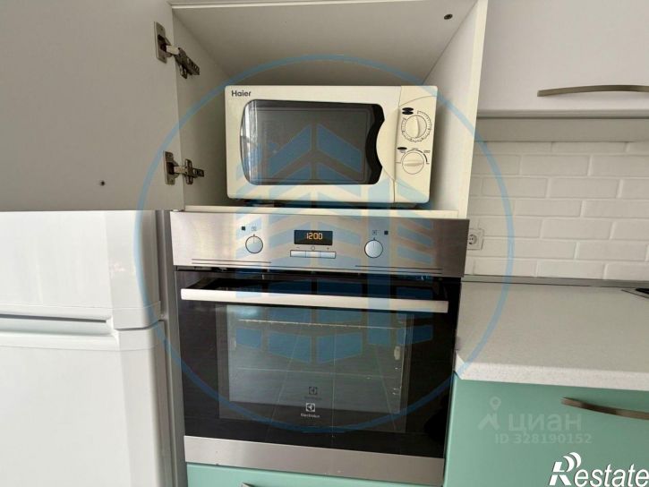 2-комн квартира улица Кленовая Роща, 1,  д. 1