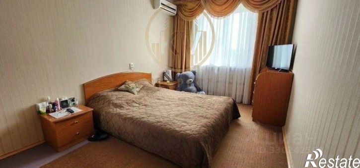 3-комн квартира улица 60 лет Октября, 9,  д. 9
