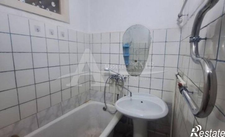 2-комн квартира улица Долина Роз, 8,  д. 8
