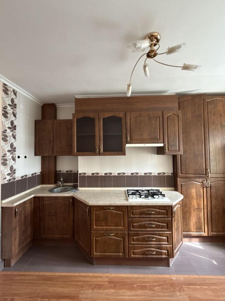2-комн квартира Орджоникидзе ул, 81к2