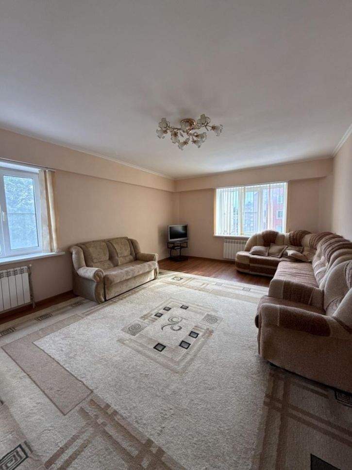 2-комн квартира Орджоникидзе ул, 81к2
