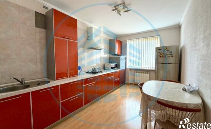 2-комн квартира улица Комарова, 93,  д. 93