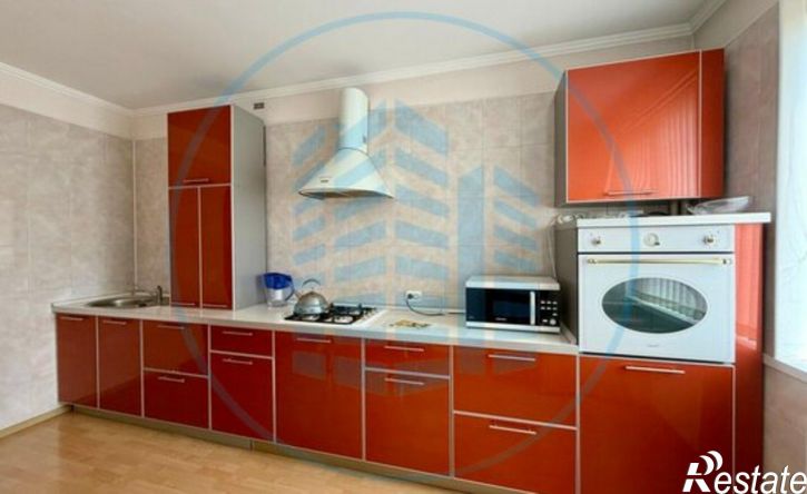 2-комн квартира улица Комарова, 93,  д. 93