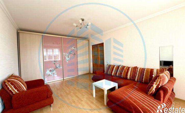2-комн квартира улица Комарова, 93,  д. 93