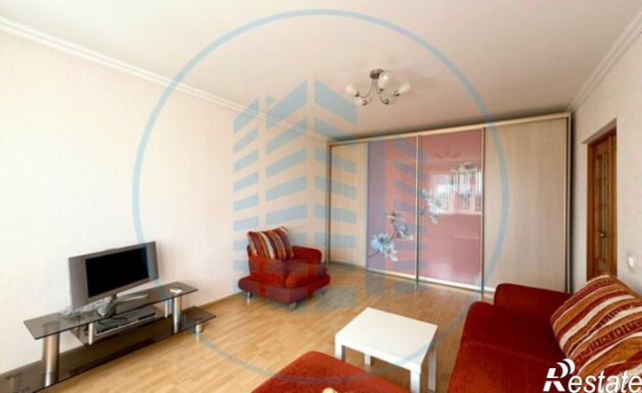 2-комн квартира улица Комарова, 93,  д. 93