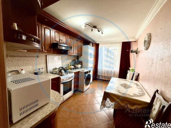 3-комн квартира ул Артема Сергеева, 76,  д. 76