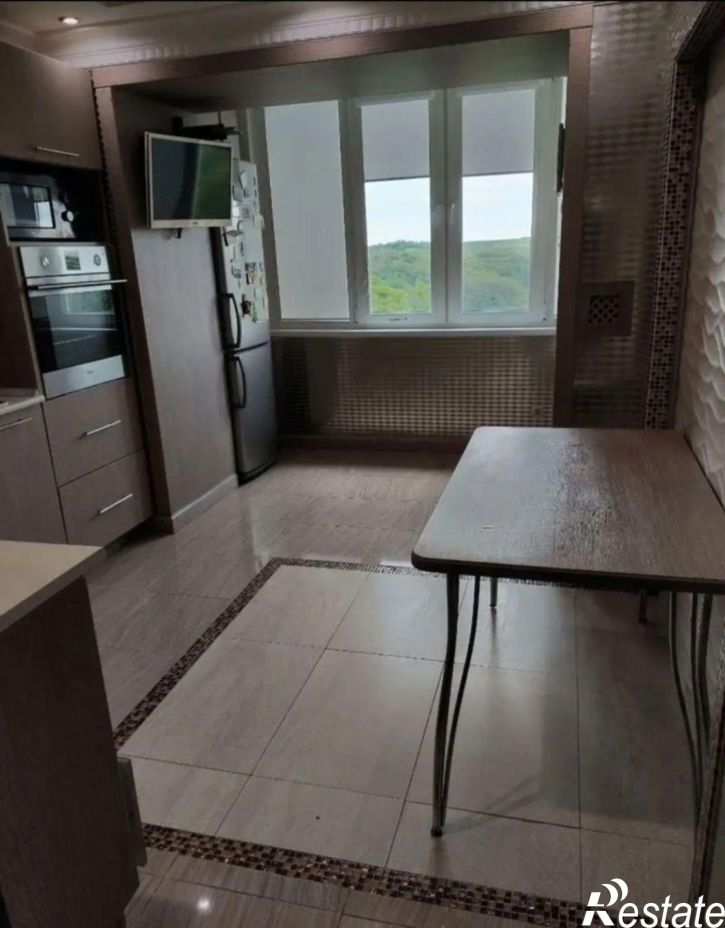 4-комн квартира Маяковского ул, 15 а