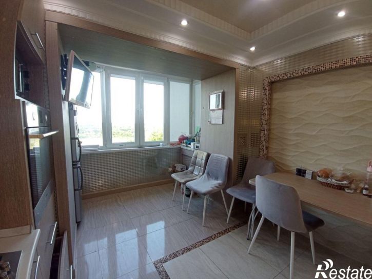 4-комн квартира Маяковского ул, 15 а