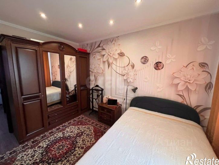 3-комн квартира улица Орджоникидзе, 64,  д. 64