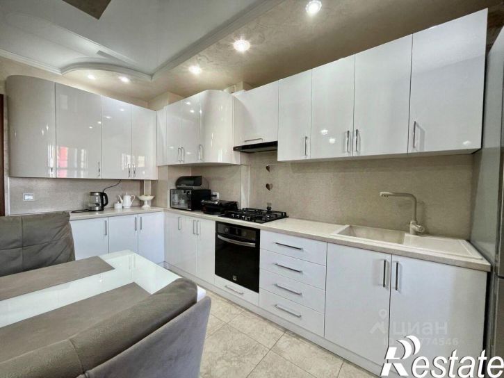 3-комн квартира Никольская улица, 15А,  д. 15А