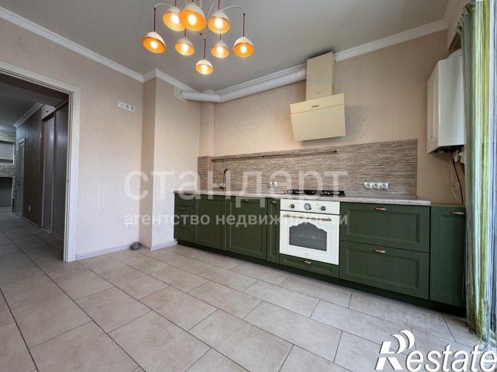 3-комн квартира Просторная улица, 28,  д. 28