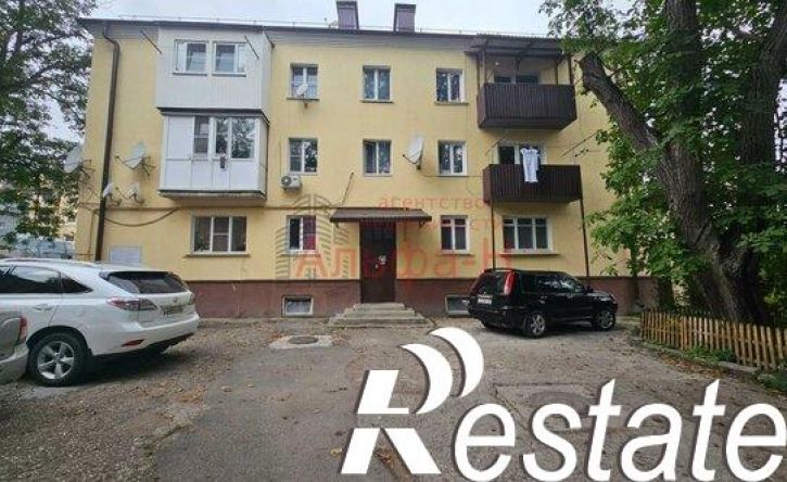 3-комн квартира улица Титова, 8А,  д. 8А