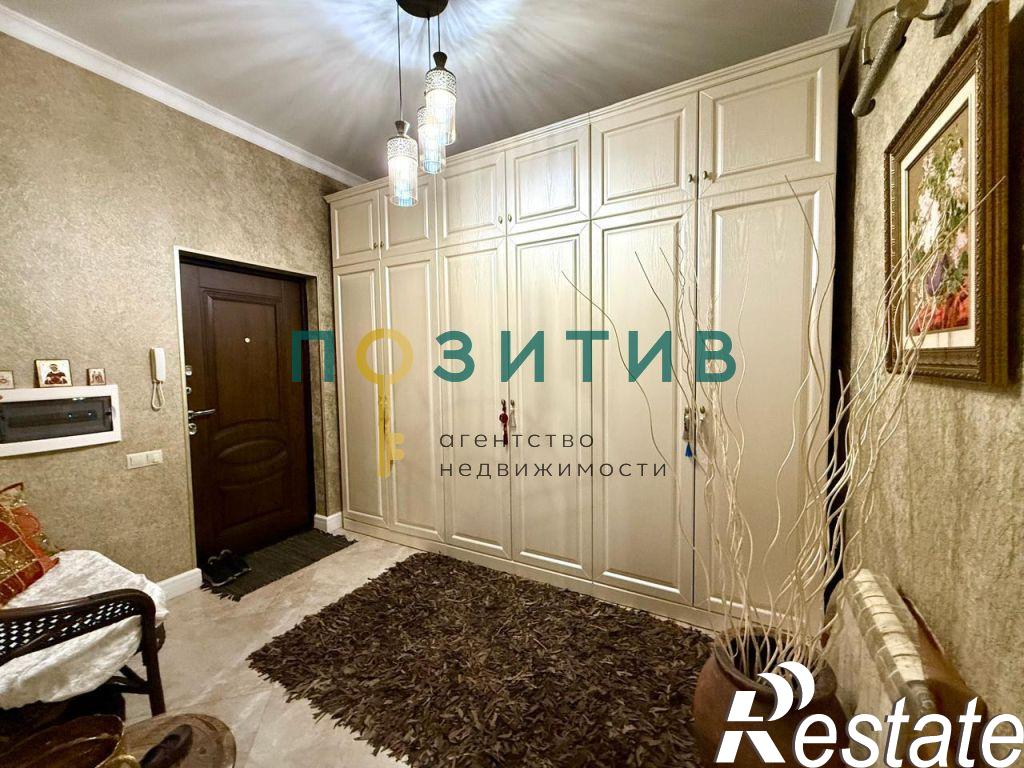 Купить квартиру за 10 000 000 рублей на Октябрьская ул, 337