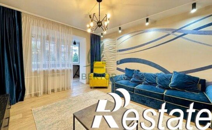 2-комн квартира улица Долина Роз, 20Б,  д. 20Б