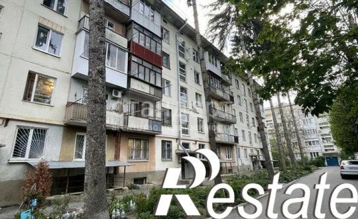 2-комн квартира улица Долина Роз, 3,  д. 3